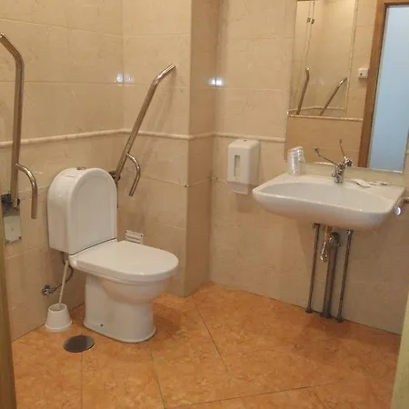 Hotel Dom 2*